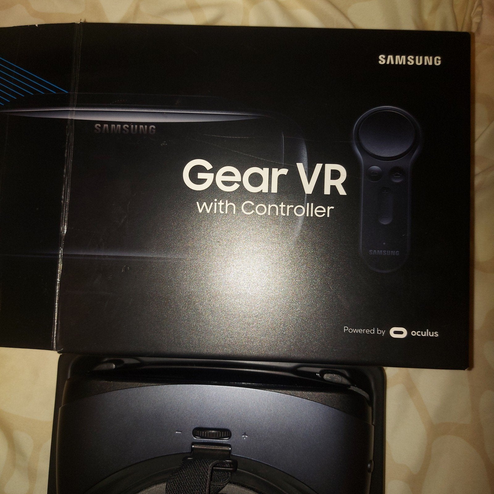 Samsung Gear VR met Controller (Powered by Oculus) bijna nie, Spelcomputers en Games, Virtual Reality, Zo goed als nieuw, Telefoon