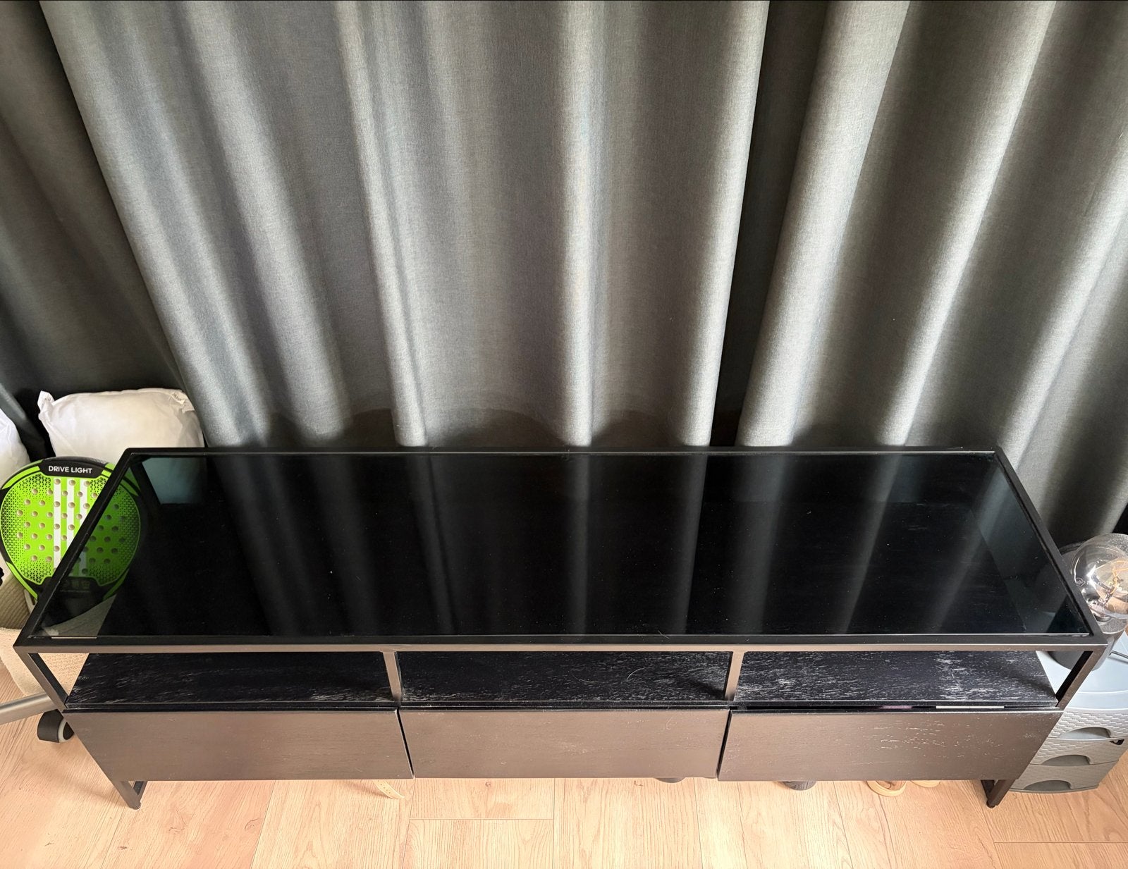 Ikea BESTA tv-meubel met glazen blad, Huis en Inrichting, Ophalen, Gebruikt, 100 tot 150 cm, Glas