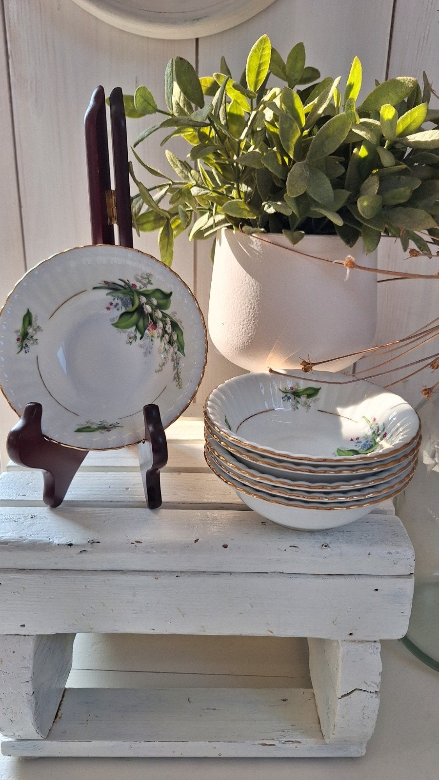 set van 4 vintage schaaltjes, porselein, lelietjes, Gebruikt, Vintage, Ophalen of Verzenden, Bord of Schaal
