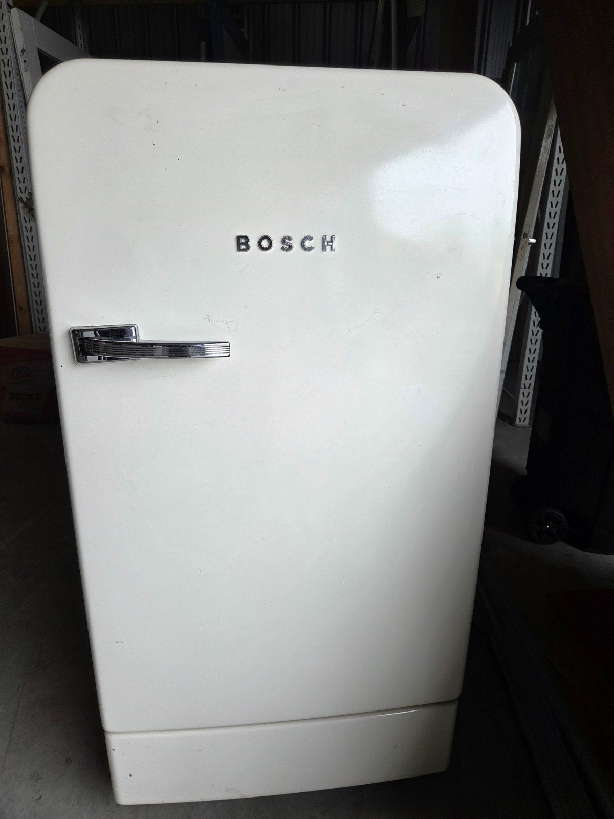 Bosch Retro Koelkast - Charmant en Functioneel, Witgoed en Apparatuur, Koelkasten en IJskasten, Ophalen, Gebruikt, 120 tot 140 cm