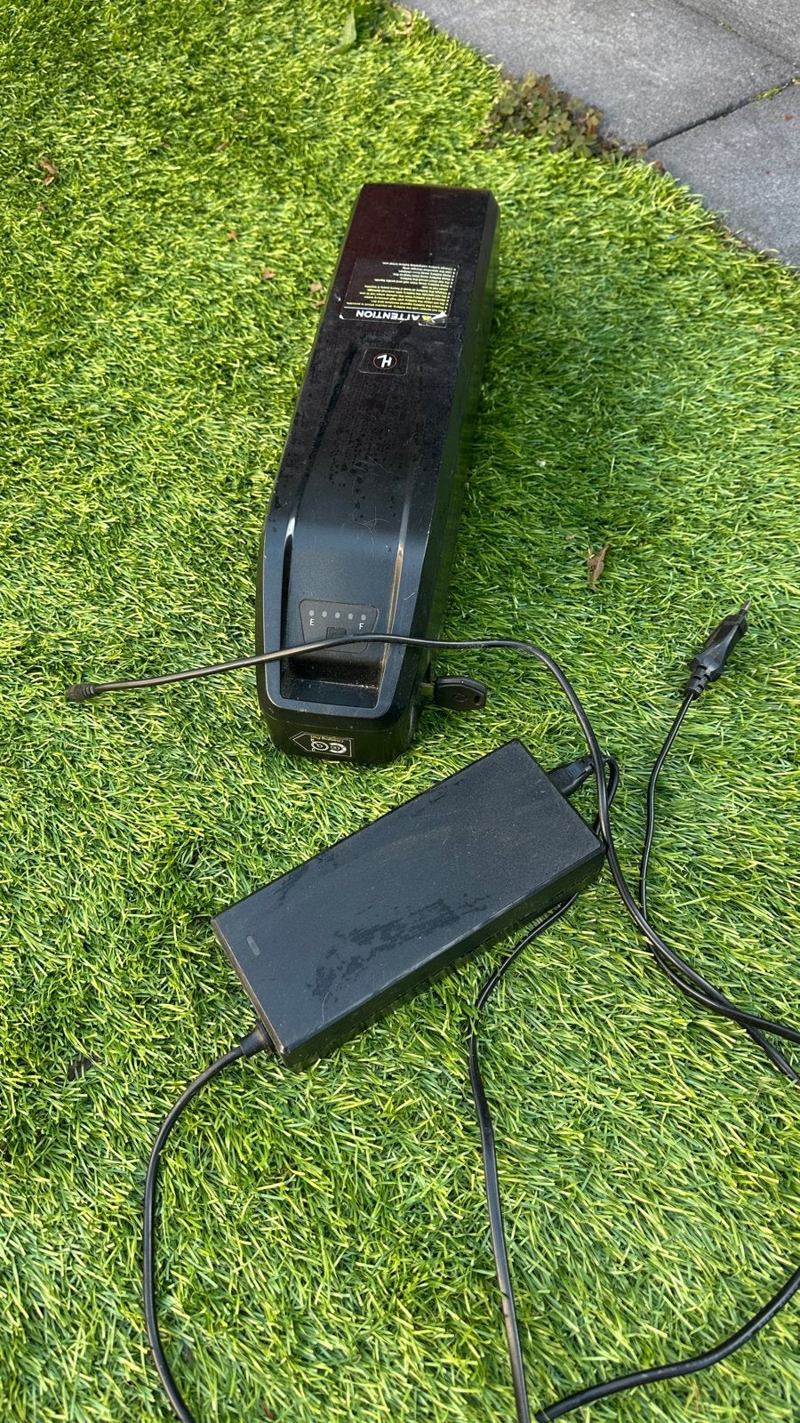 Ouxi V8 Accu, Displays en Trapsensor - Zo goed als nieuw, Ophalen, Zo goed als nieuw