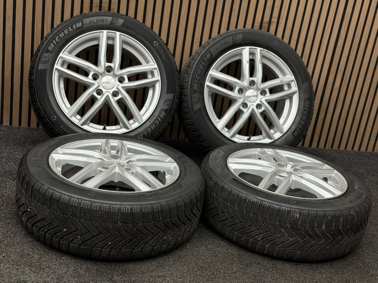 16 inch Dezent TR - Golf Leon A3 5x112 Michelin 205/55/16, Auto-onderdelen, Banden en Velgen, Ophalen, 16 inch, ., Banden en Velgen
