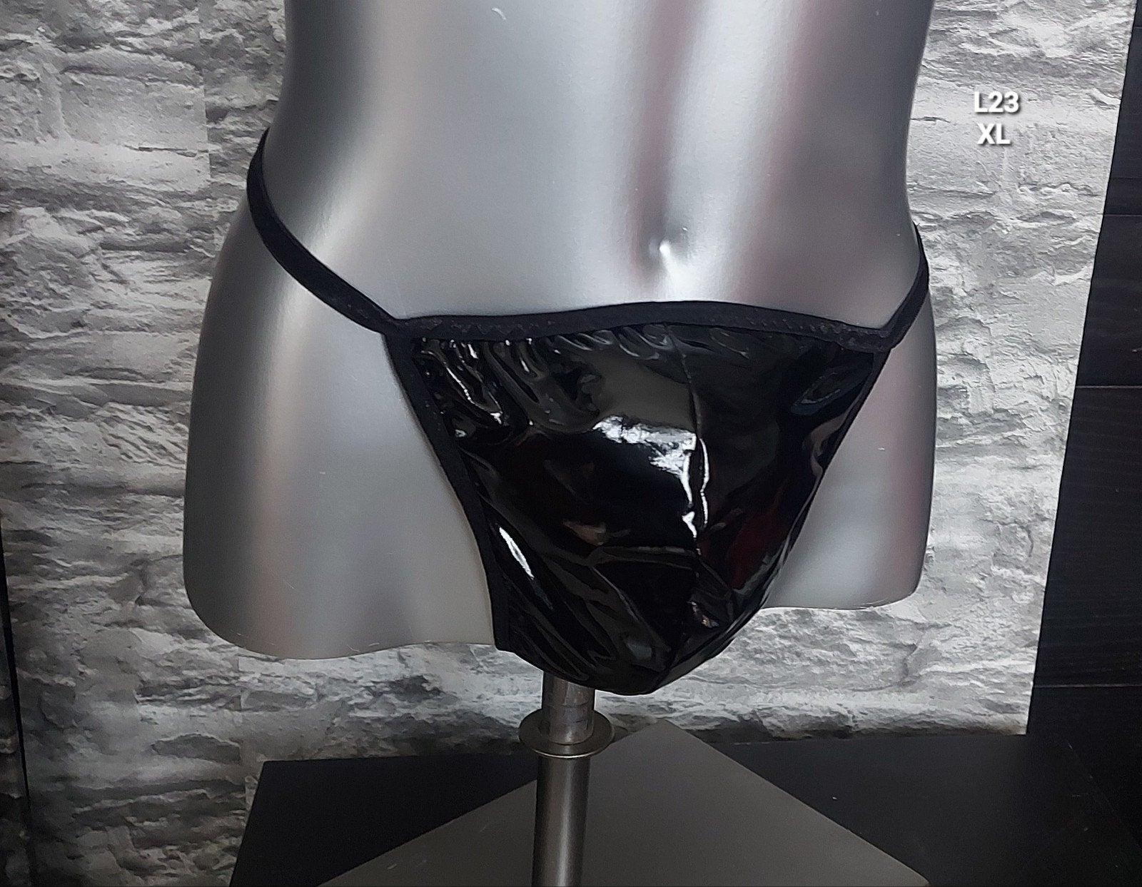 Kinky Zwarte glanzende lak string -  XL, Ophalen of Verzenden, Zwart, Overige typen
