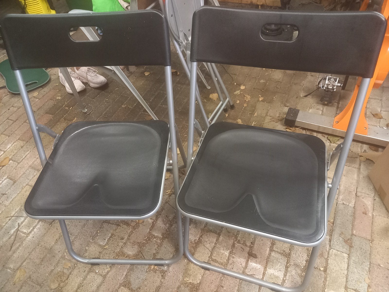 2x Zwarte opvouwbare stoelen - Gebruikt, Twee, Praktisch, Opvouwbaar, Zwart, Ophalen of Verzenden