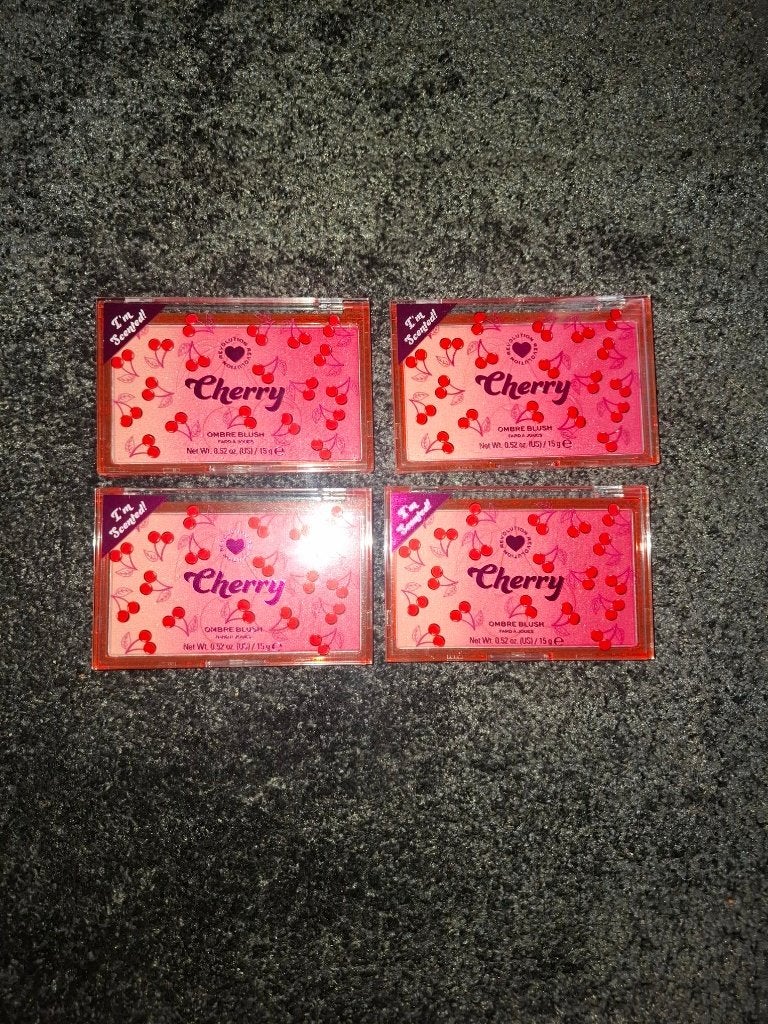 I Heart Revolution Ombre Duo Blush Shade Cherry (advr 227), Wangen, Nieuw, Ophalen of Verzenden, Make-up