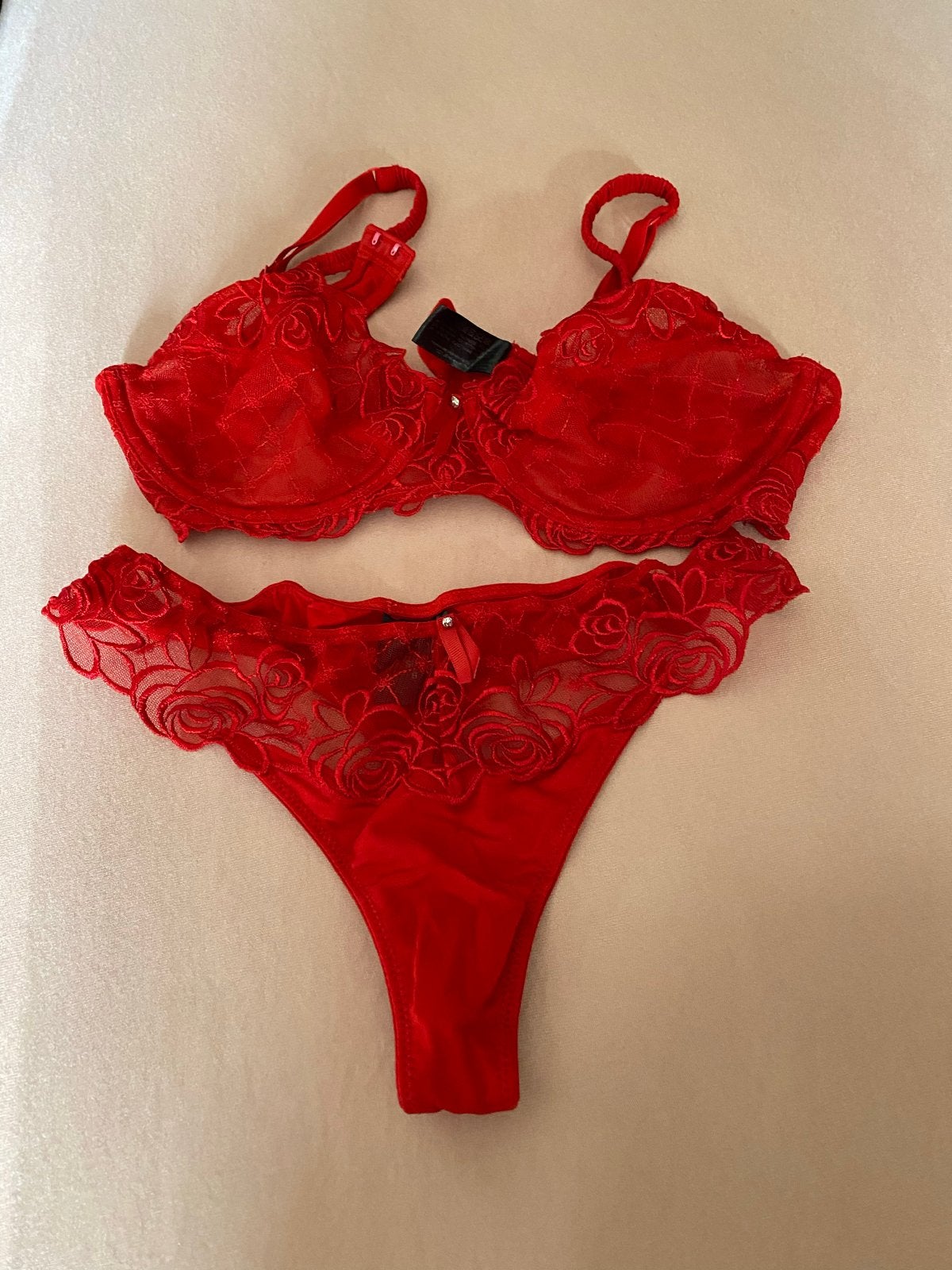 Hunkemöller rood kanten BH en string set 75C, Ophalen of Verzenden, Rood, Setje