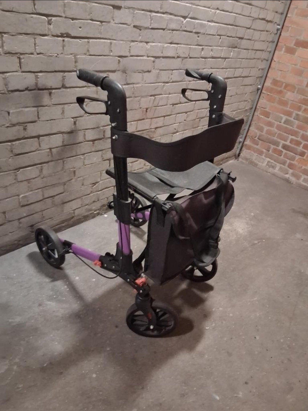 Te koop,Aidapt merk rollator., Ophalen