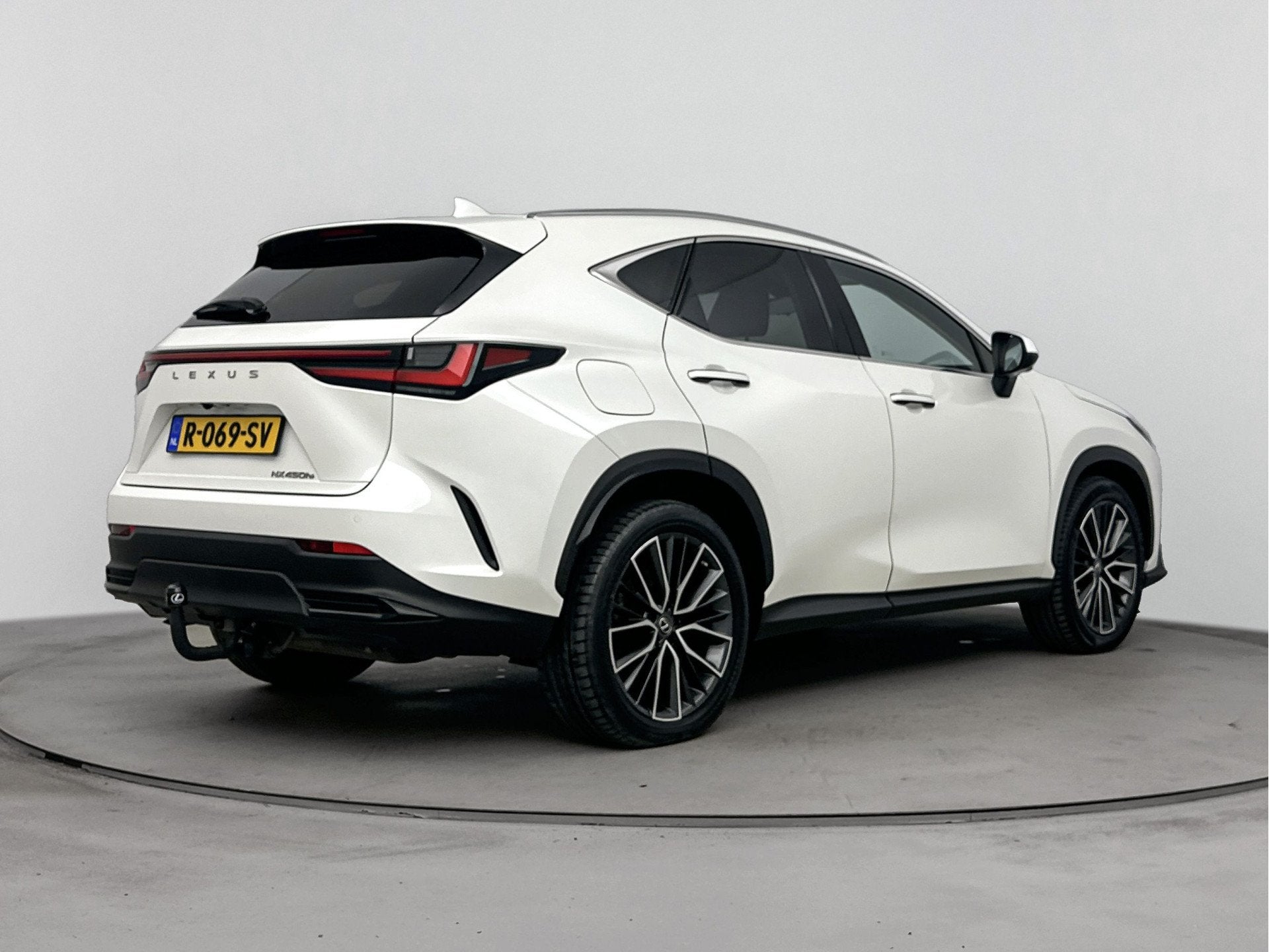 Lexus NX 450h+ AWD Executive Line | Stoelgeheugen | Carplay, Auto's, Automaat, Gebruikt, 4 cilinders, Wit