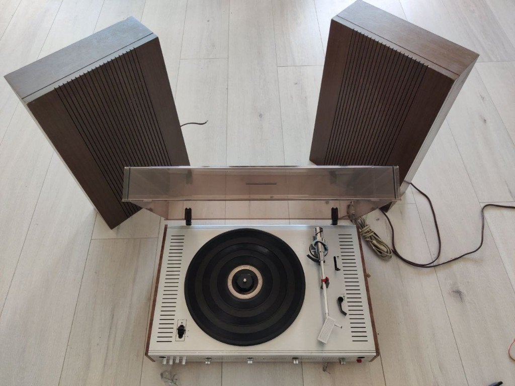 Vintage platenspeler ingebouwde versterker, Ophalen of Verzenden, Overige merken