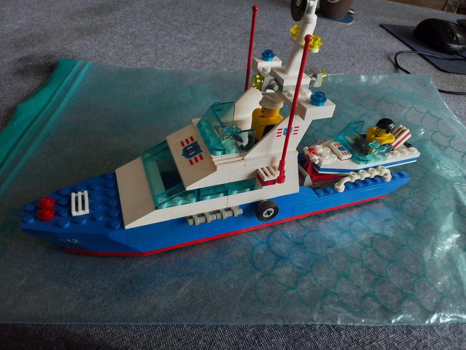Lego City 6353 Coastal Cutter met bootje en minifiguren, Compleet, Lego, Ophalen of Verzenden, Complete set