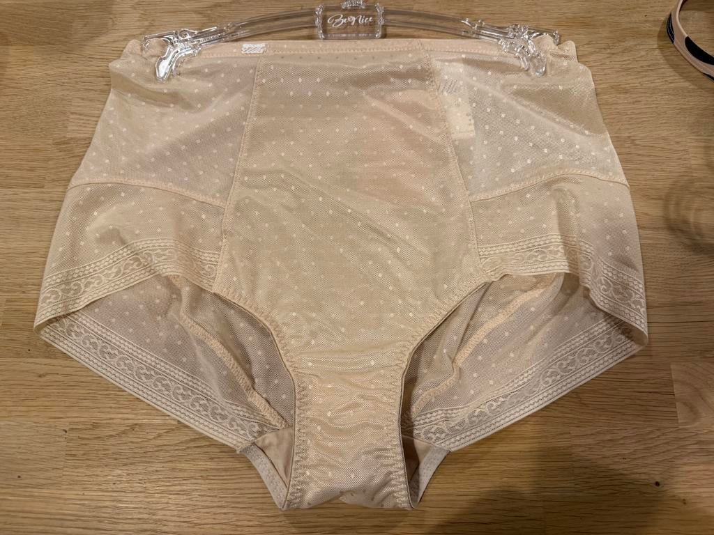 Ulla taille slip 46 NIEUW!! Nu €15, Ophalen of Verzenden, Beige, Slip