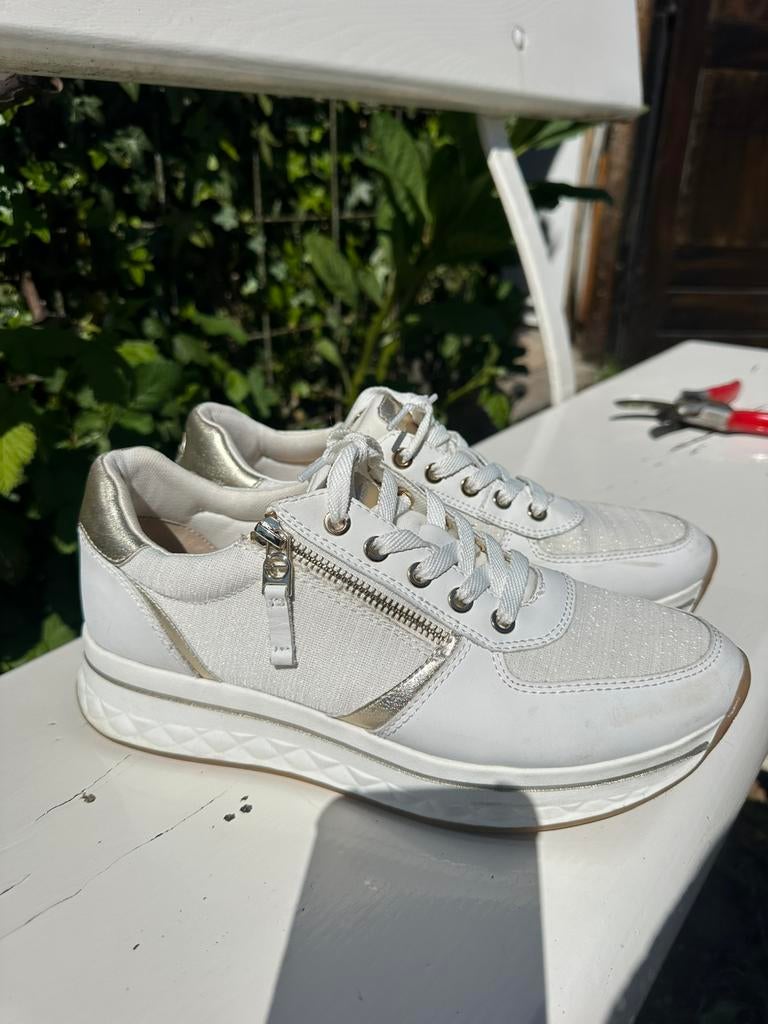 Tamaris sneakers maat 40 🌼, Kleding | Dames, Ophalen of Verzenden, Zo goed als nieuw, Wit, Sneakers of Gympen