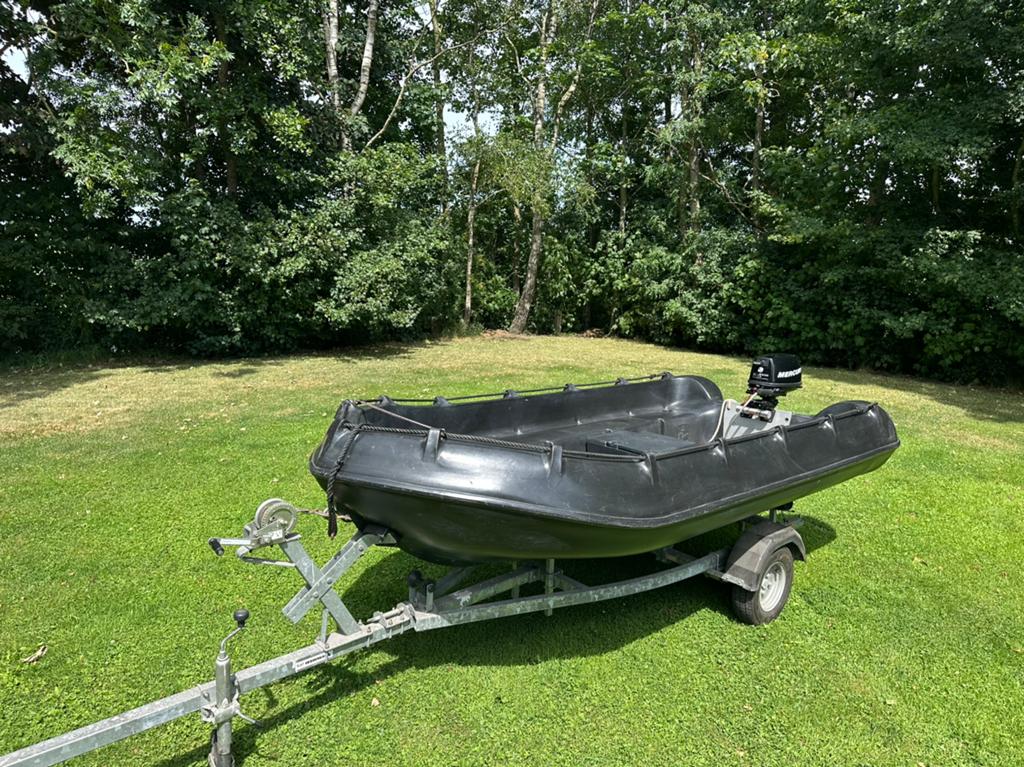 Whaly 370, mercury 6pk, boottrailer, Watersport en Boten, Rubberboten, Ophalen of Verzenden, Zo goed als nieuw, Mercury