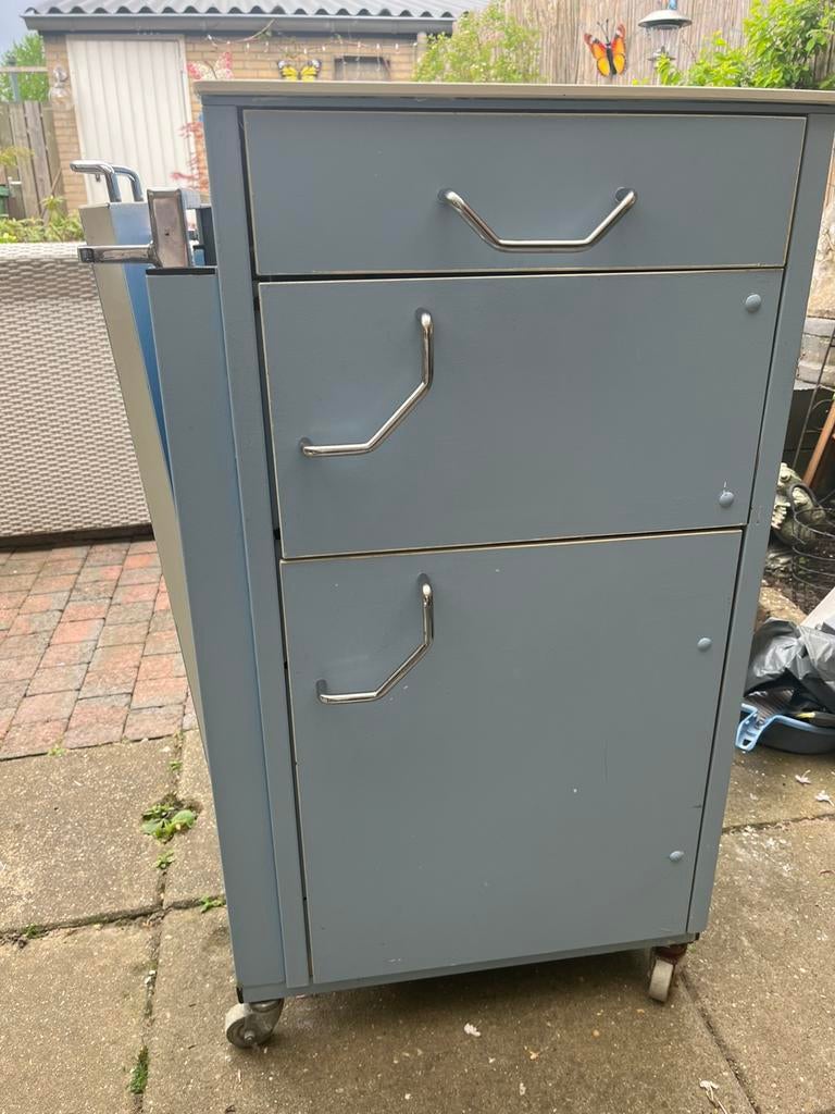 Ziekenhuis kastje, Ophalen, Gebruikt
