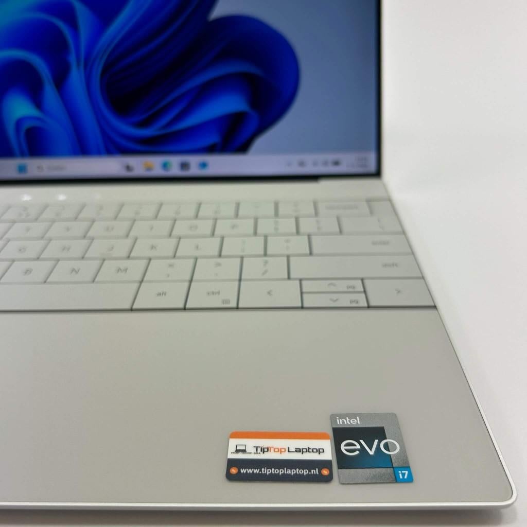 Dell XPS 9320 | Core i7-1260P | 16GB RAM | 512GB SSD, Qwerty, 13 inch, Refurbished, Dell