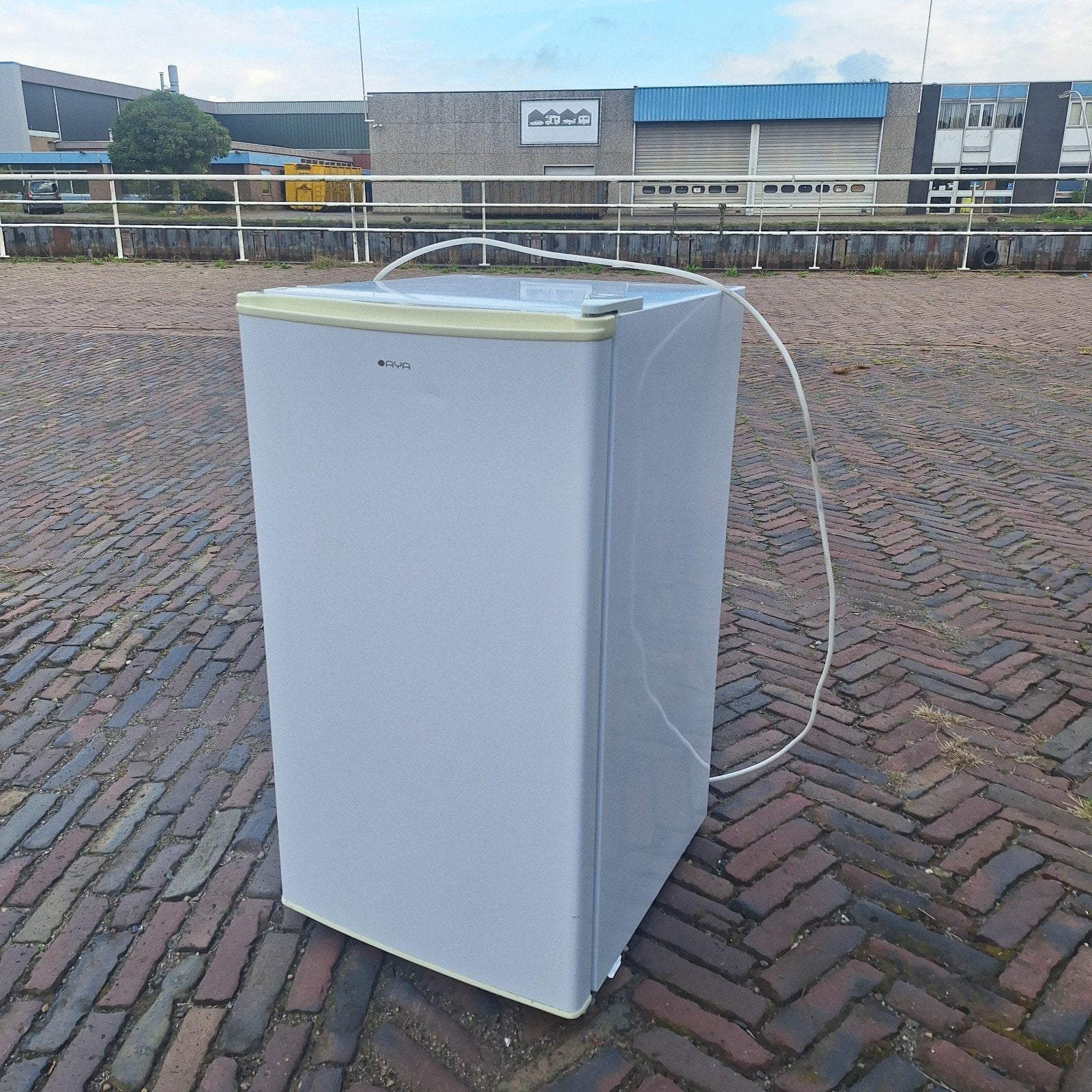 Koelkast Aya, Goed werkend, 91 Liter, A+, 83x45x48cm, Ophalen, Gebruikt, Energieklasse A of zuiniger, Met vriesvak
