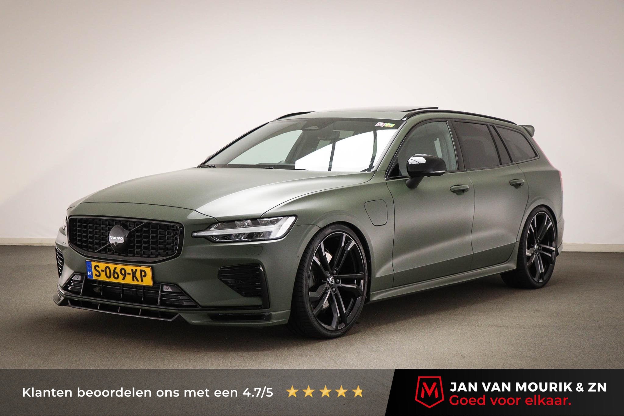 Volvo V60 2.0 T8 Plug-in hybrid AWD Ultimate Dark | HEICO |, Automaat, Stof, Gebruikt, 4 cilinders