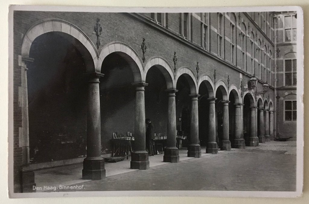 prentbriefkaart: Binnenhof, Den Haag., Ophalen of Verzenden, 1920 tot 1940, Gelopen, Overige thema's