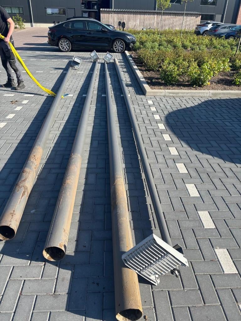 4 stuks lantaarnpaal 9 meter, Ophalen, Gebruikt, Staal, Staande lamp