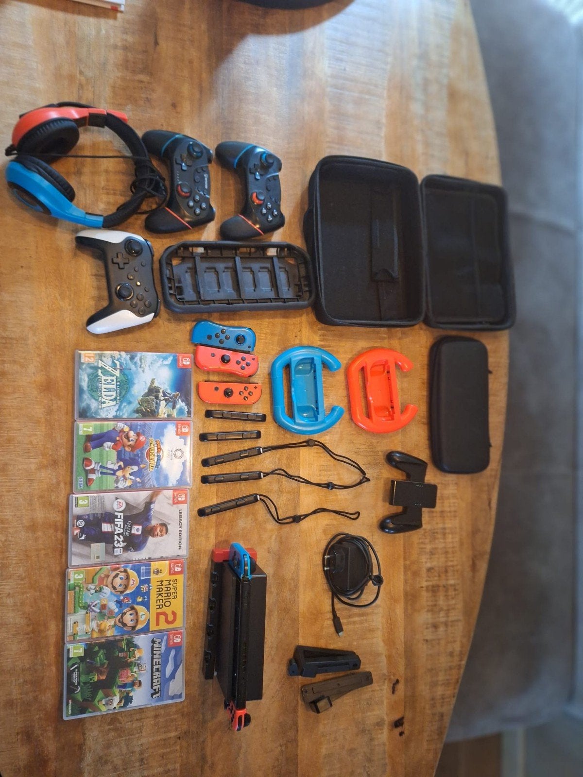 Nintendo Switch met controllers en 5 games, Met 2 controllers, Ophalen of Verzenden, Switch Original, Gebruikt
