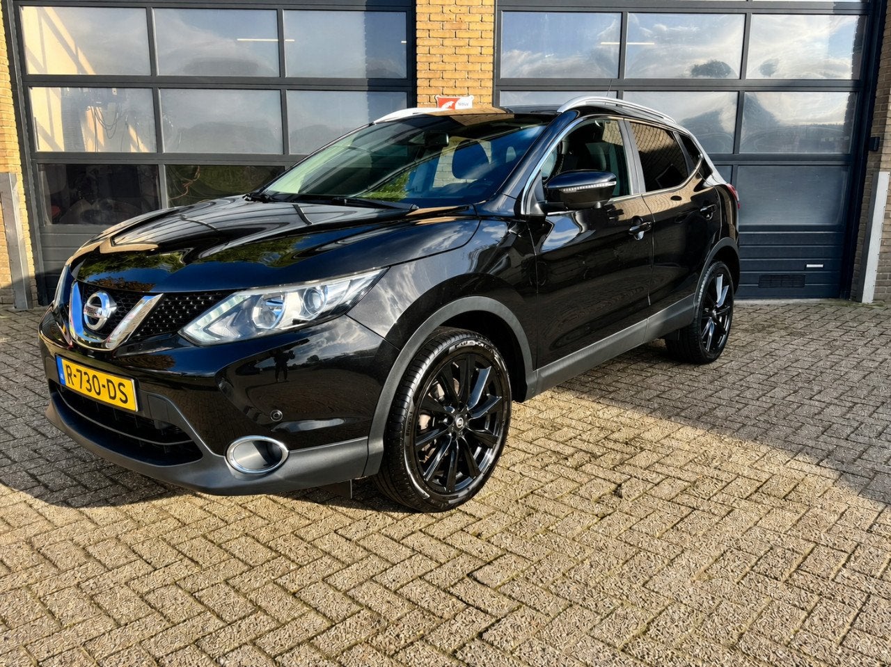 Nissan QASHQAI Nieuwe versnellingsbak, trekhaak, camera, Automaat, Gebruikt, 116 pk, Zwart
