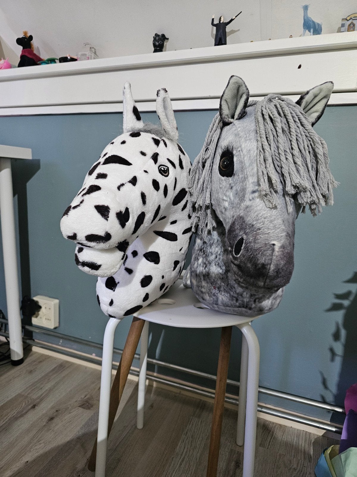 Hobbyhorses Sammy en daisy met hoofdstel., Ophalen, Gebruikt