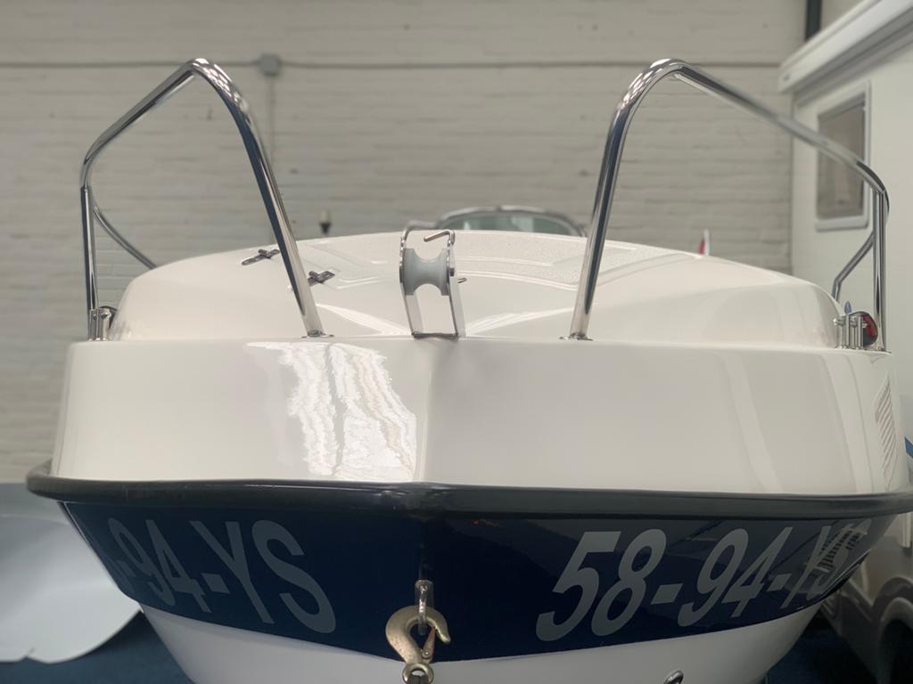 Boot met motor 40 pk motor op trailer, Buitenboordmotor, 5 m, Zo goed als nieuw, Polyester