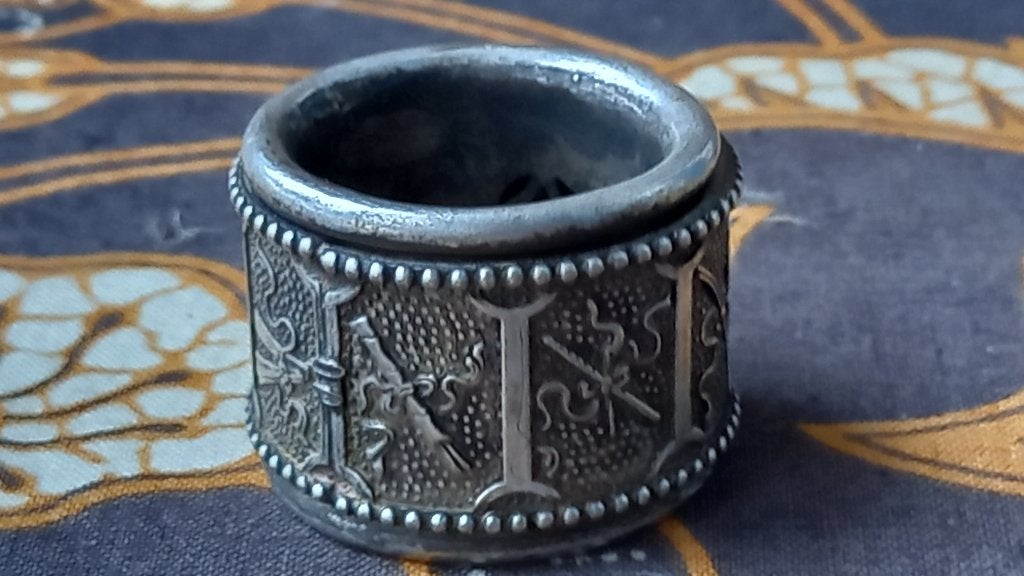 Zeldzame Oosterse handboog ring van zilverbrons 3,1 cm., Ophalen of Verzenden