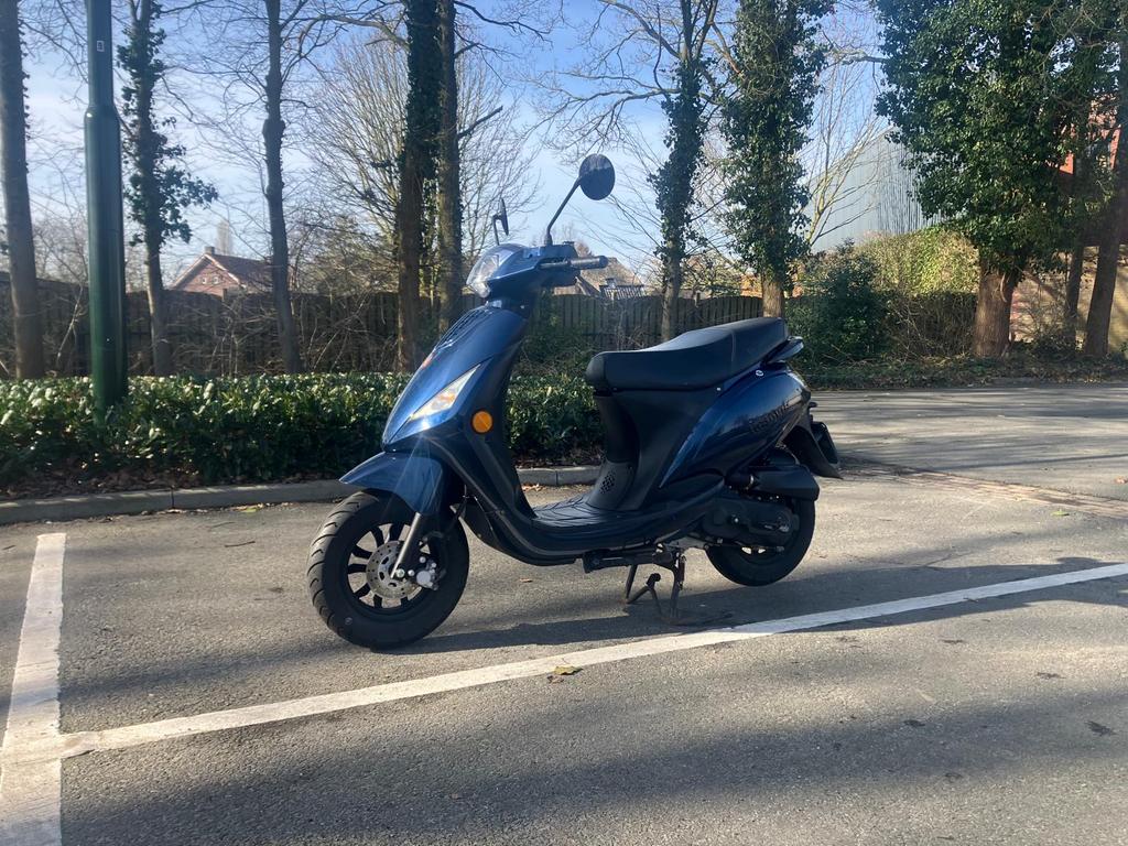 La souris city met maar 850 km !!, Ophalen of Verzenden, Zo goed als nieuw, Benzine