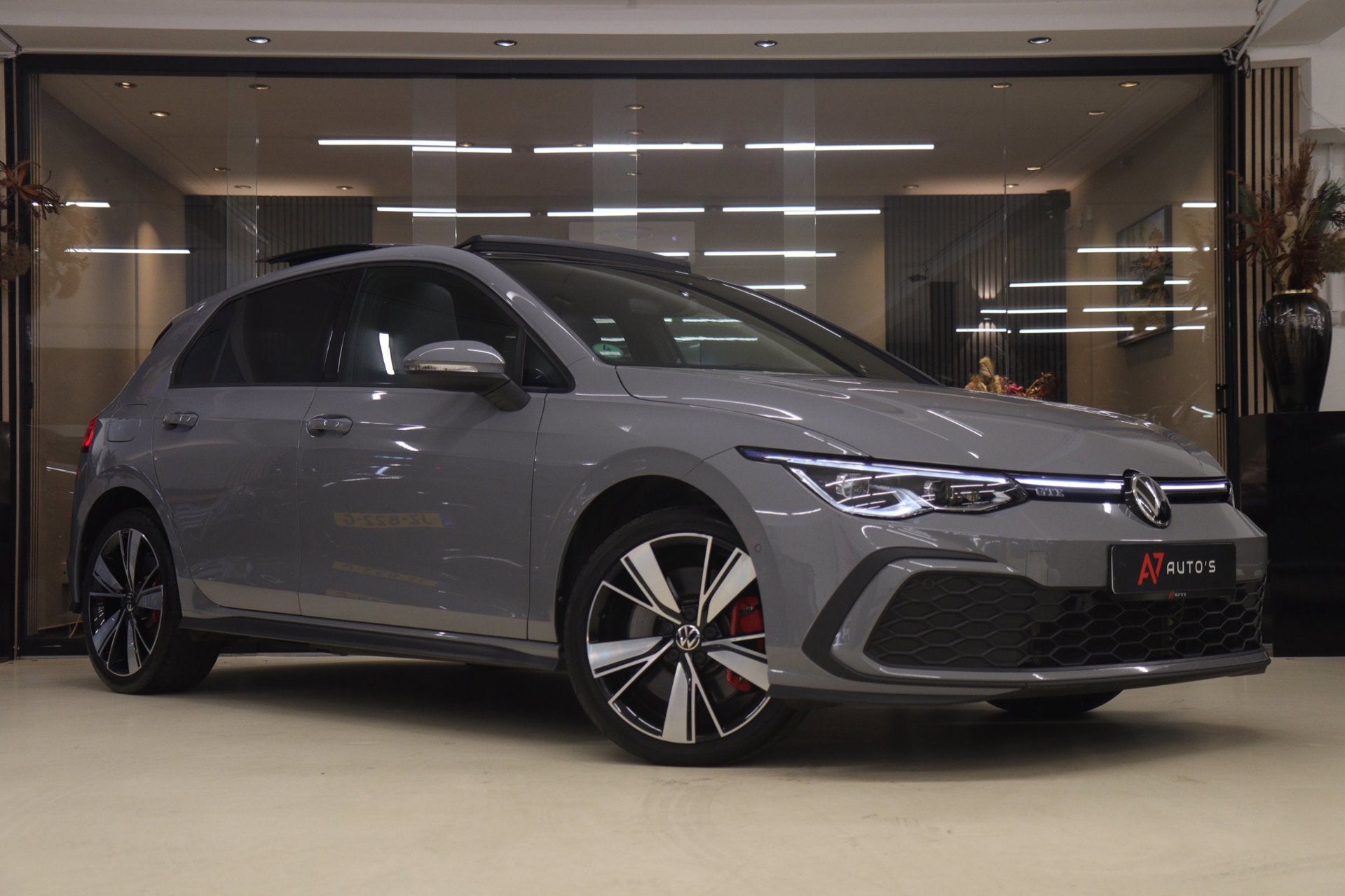Volkswagen Golf 1.4 eHybrid GTE /PANO/IQLIGHT/CAM/CARPLAY/AC, Auto's, Stof, Gebruikt, Euro 6, 4 cilinders