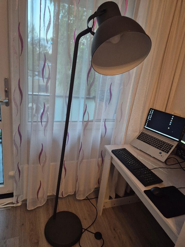 Staande lamp, Huis en Inrichting, Ophalen of Verzenden, Zo goed als nieuw, Metaal, 150 tot 200 cm