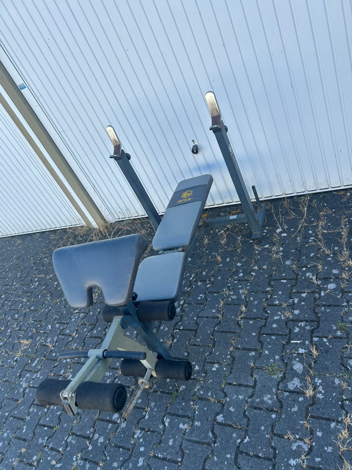 Verstelbare bankje met bicep & leg extention/curl attachment, Sport en Fitness, Ophalen, ., Zo goed als nieuw, .
