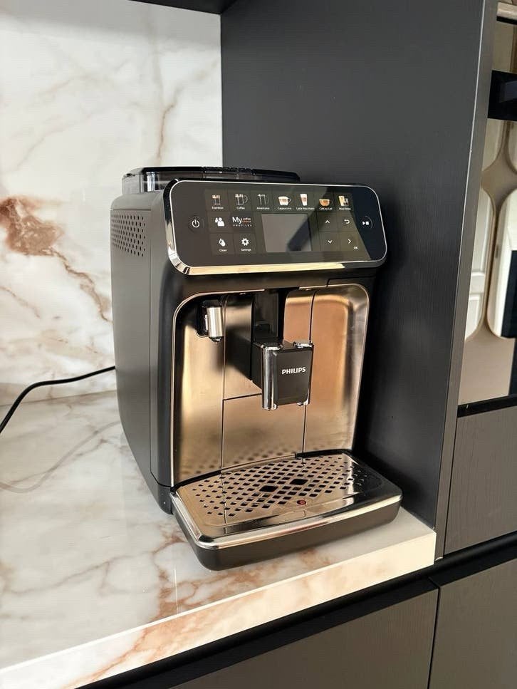 Philips 5400 LatteGo Espressomachine - Zo goed als nieuw, Witgoed en Apparatuur, Afneembaar waterreservoir, Espresso apparaat