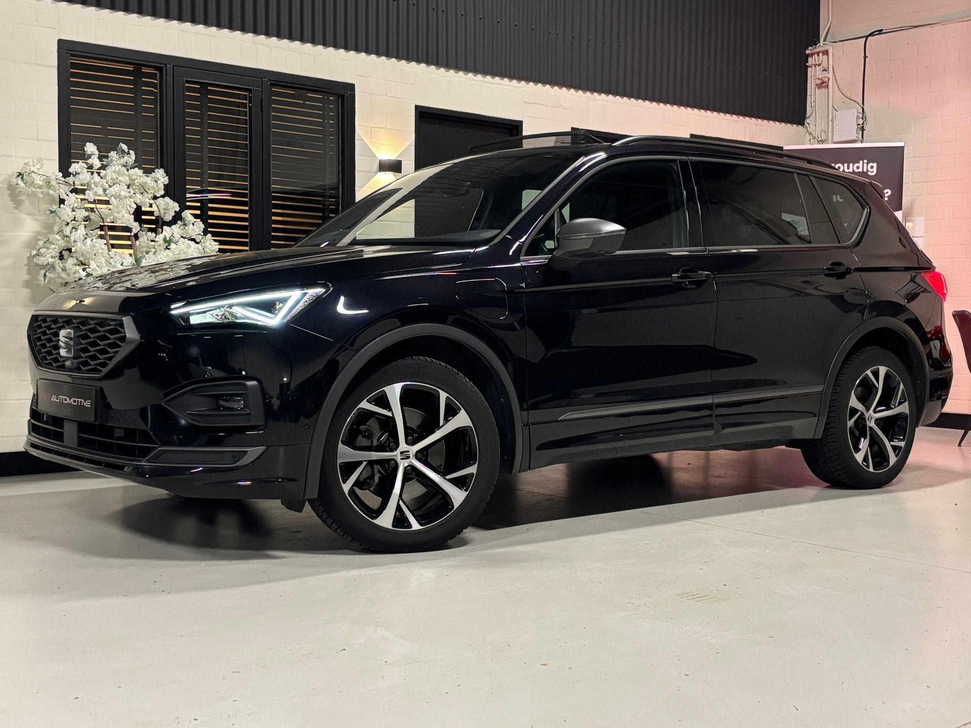 SEAT Tarraco 1.4 TSI e-Hybrid PHEV FR |Trekhaak|Pano|360Cam|, Auto's, Gebruikt, Zwart, 4 cilinders, Leder en Stof
