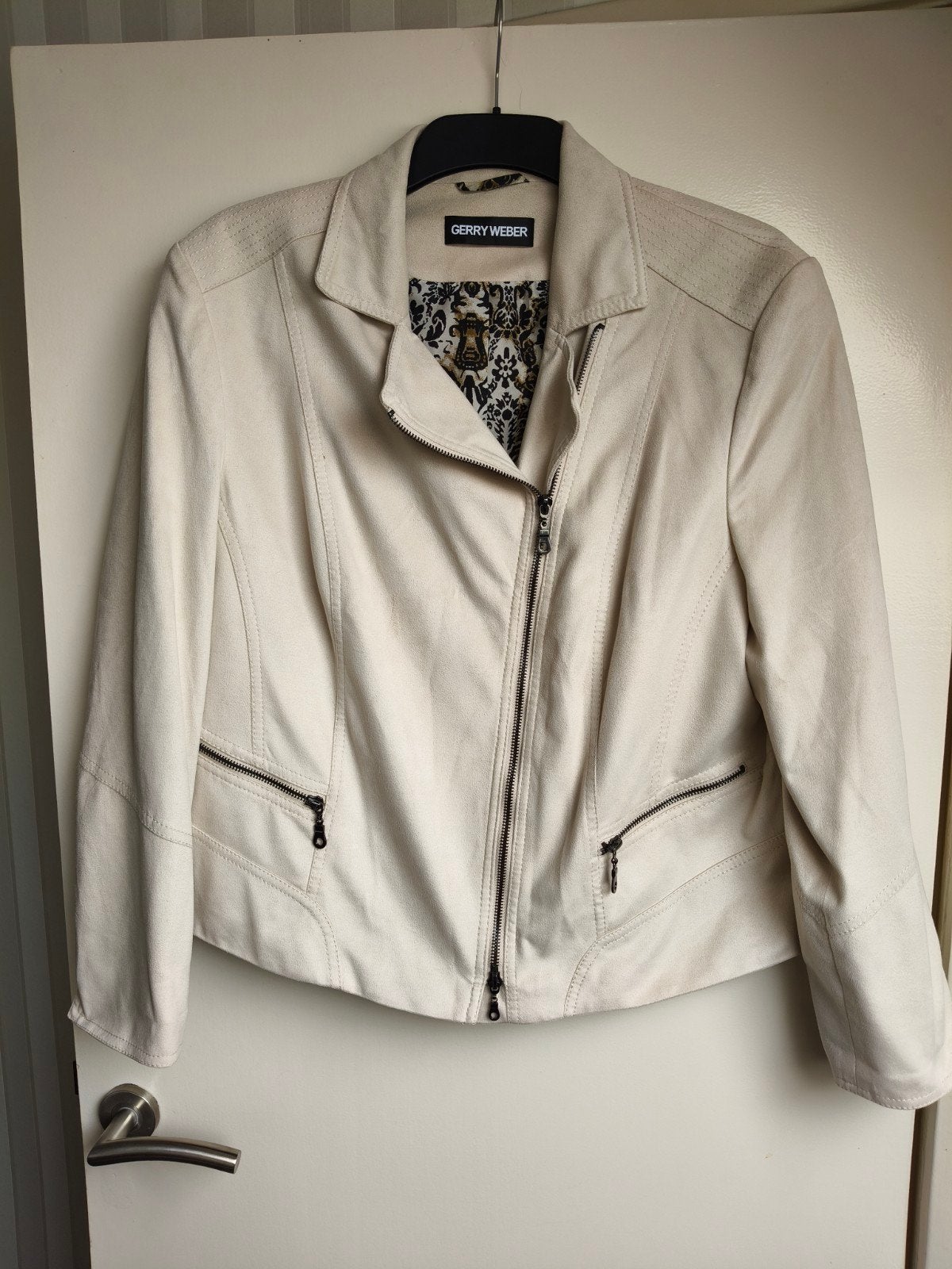 Gerry Weber suède Jasje Crème Maat 42/44 (L), Ophalen, Overige kleuren, Maat 42/44 (L), Zo goed als nieuw