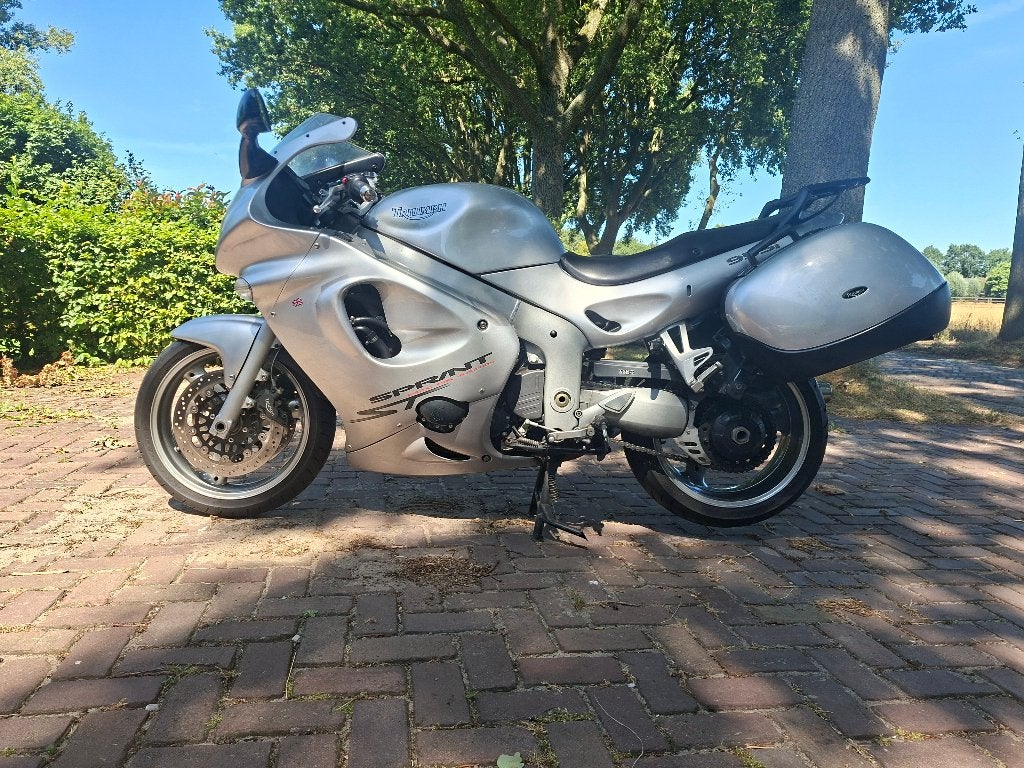 Triumph Sprint ST 955i / 2003 / 69.844km, Handvatverwarming, Motorrijbewijs A, Gebruikt, 3 cilinders