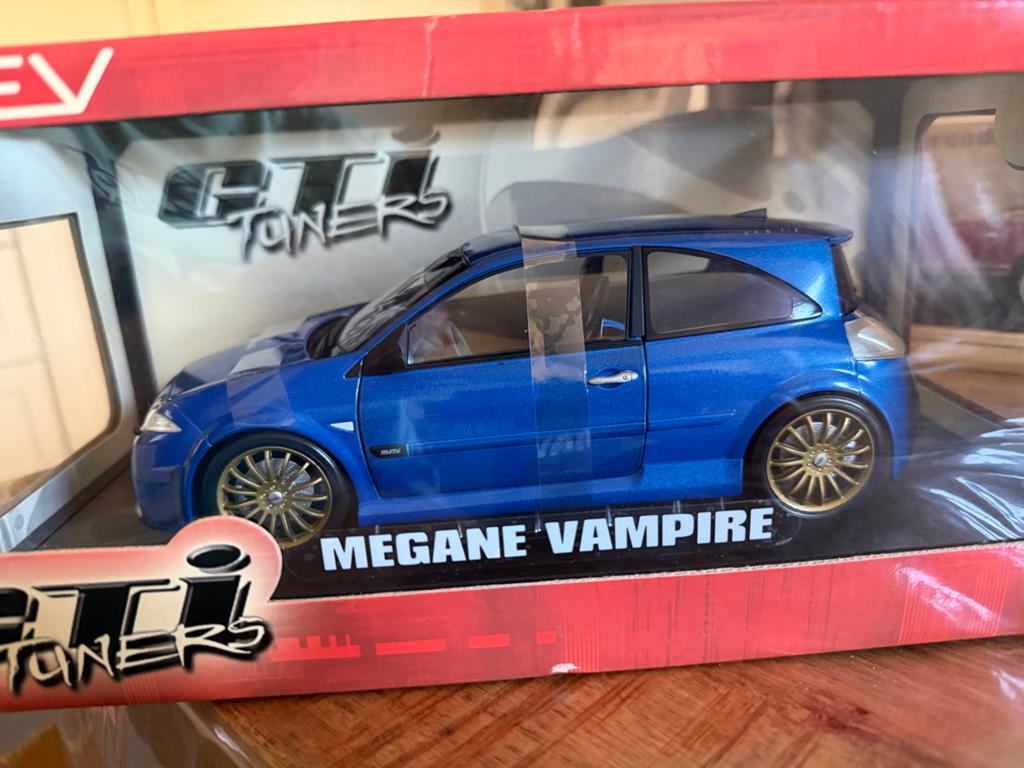 Norev 1/18 Renault Megane Vampire - Nieuw in doos, Auto, Nieuw, Norev, Ophalen of Verzenden