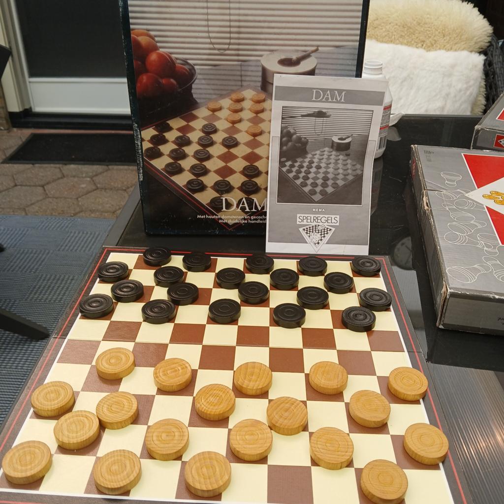 Damspel HEMA - Klassiek bordspel met houten schijven, Een of twee spelers, Ophalen of Verzenden, Gebruikt, HEMA