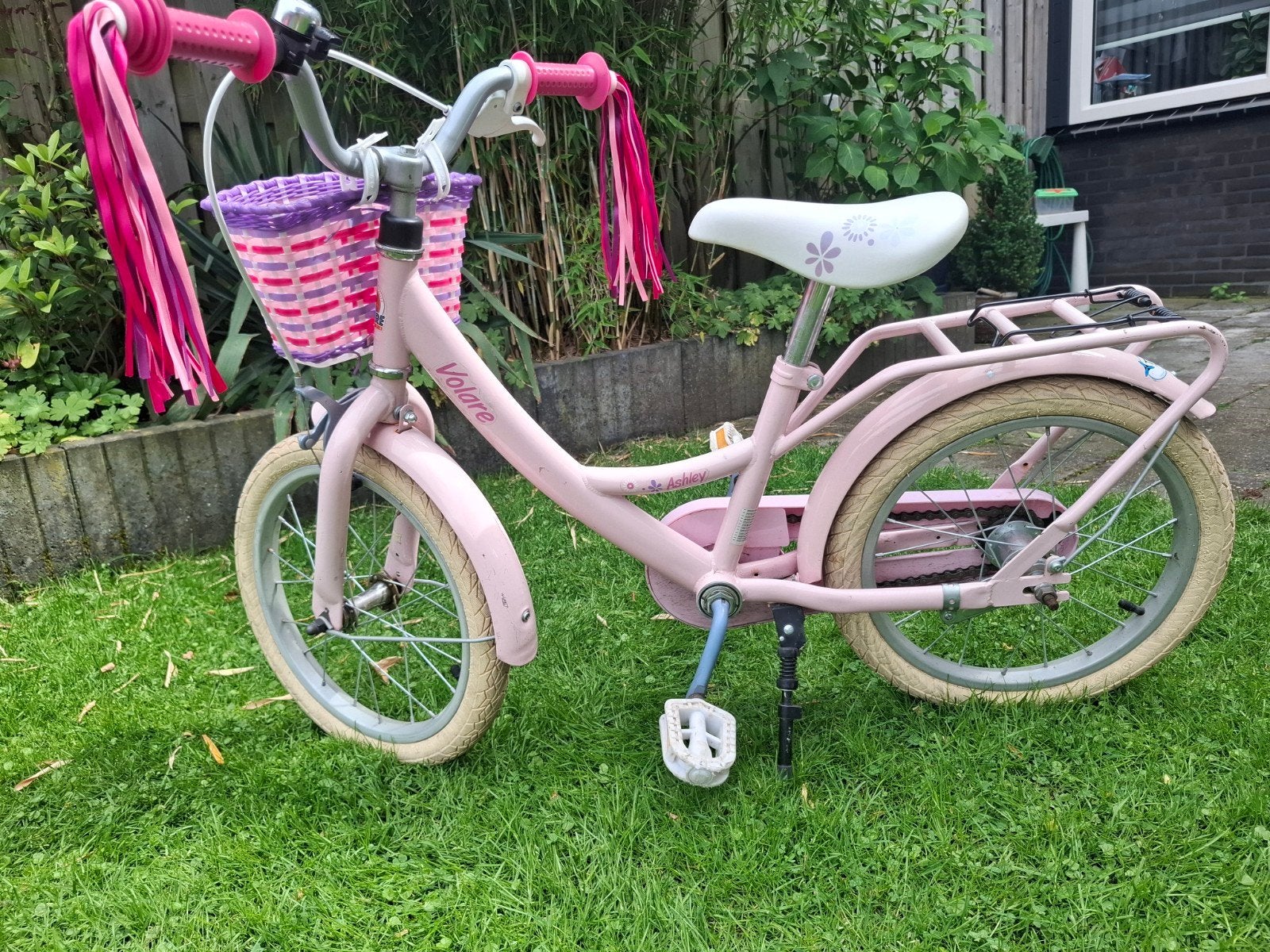 Volare kinderfiets 16 inch - Roze met mandje, Fietsen en Brommers, Fietsen | Kinderfietsjes, Gebruikt, 16 tot 20 inch, Terugtraprem