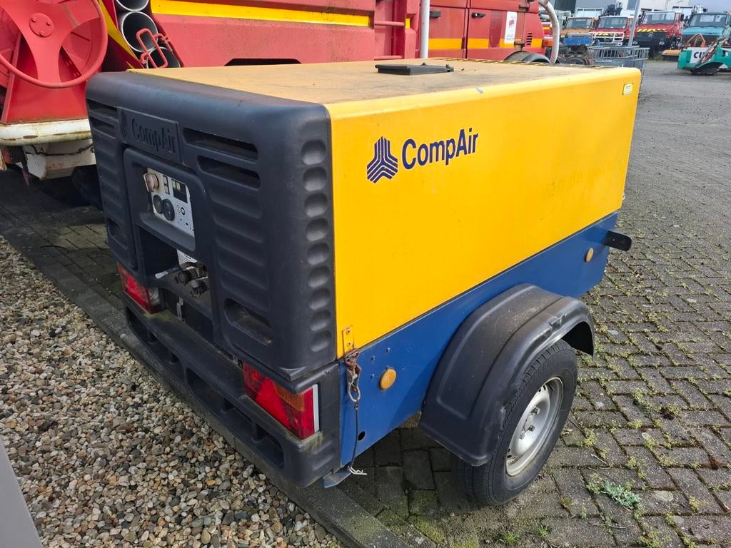 CompAir compressor op aanhanger, Doe-het-zelf en Verbouw, Compressors, 100 liter of meer, Mobiel, Ophalen
