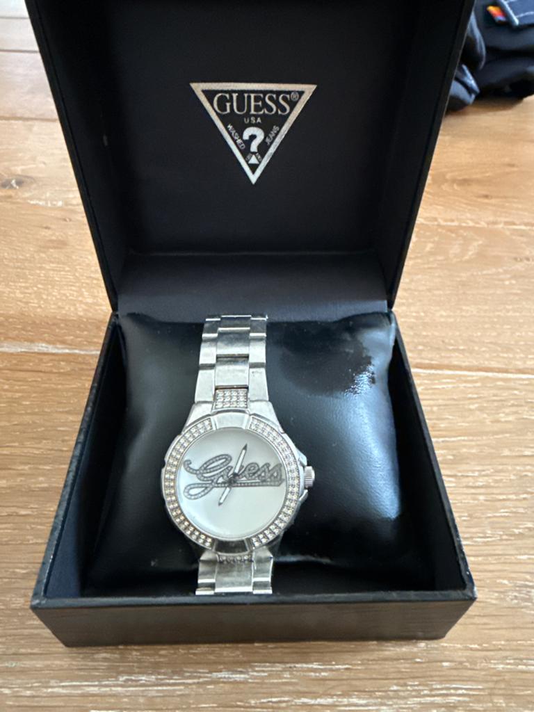 Guess horloge met strass en originele doos, Gebruikt, Staal, Guess, Polshorloge