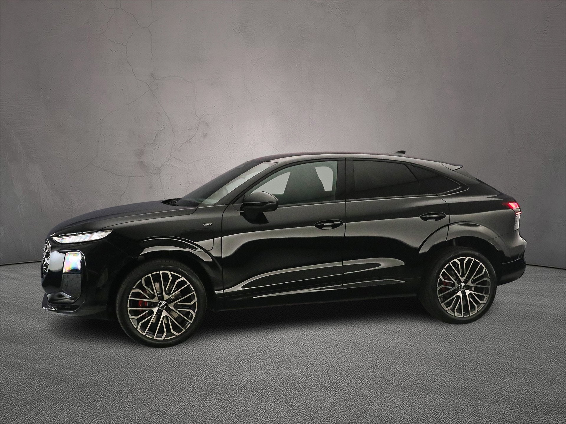 Audi Q3 Sportback, 1800 kg, Euro 6, 135 min, Zwart