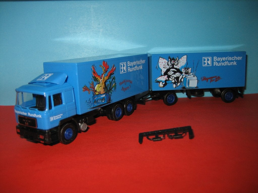 Bayer-Rundfunk  MAN  combi Herpa, Ophalen of Verzenden, Zo goed als nieuw, Bus of Vrachtwagen, Herpa