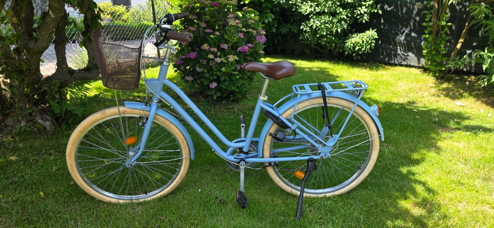 Lichtblauwe Elops Stadsfiets, Gebruikt, Velgrem, Versnellingen, Elops