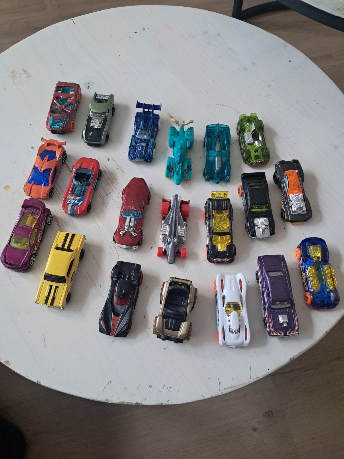 20 Hot Wheels auto's - Gebruikt maar heel, Ophalen of Verzenden, Gebruikt