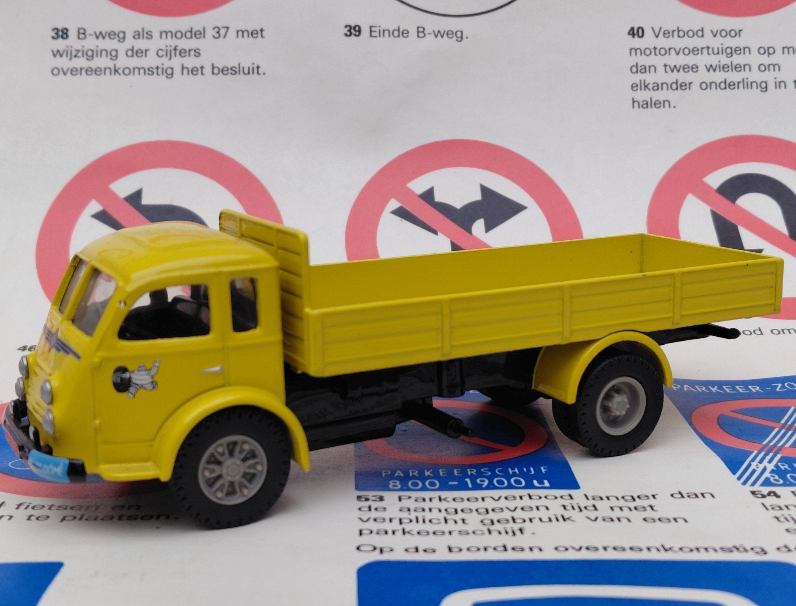 Corgi Renault/Saviem, Ophalen of Verzenden, Bus of Vrachtwagen, Corgi