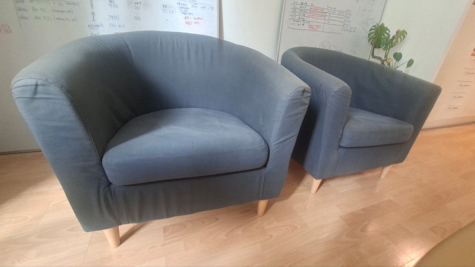 Gratis! Set van 2 comfortabele fauteuils - Donkergrijs, Huis en Inrichting, Fauteuils, Ophalen, Gebruikt, 75 tot 100 cm, 75 tot 100 cm