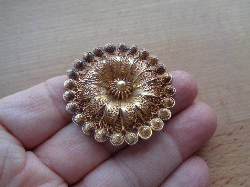 zilveren goud vergulde filigrain bloem broche [946], Verzenden, Zilver, Broche, Verguld