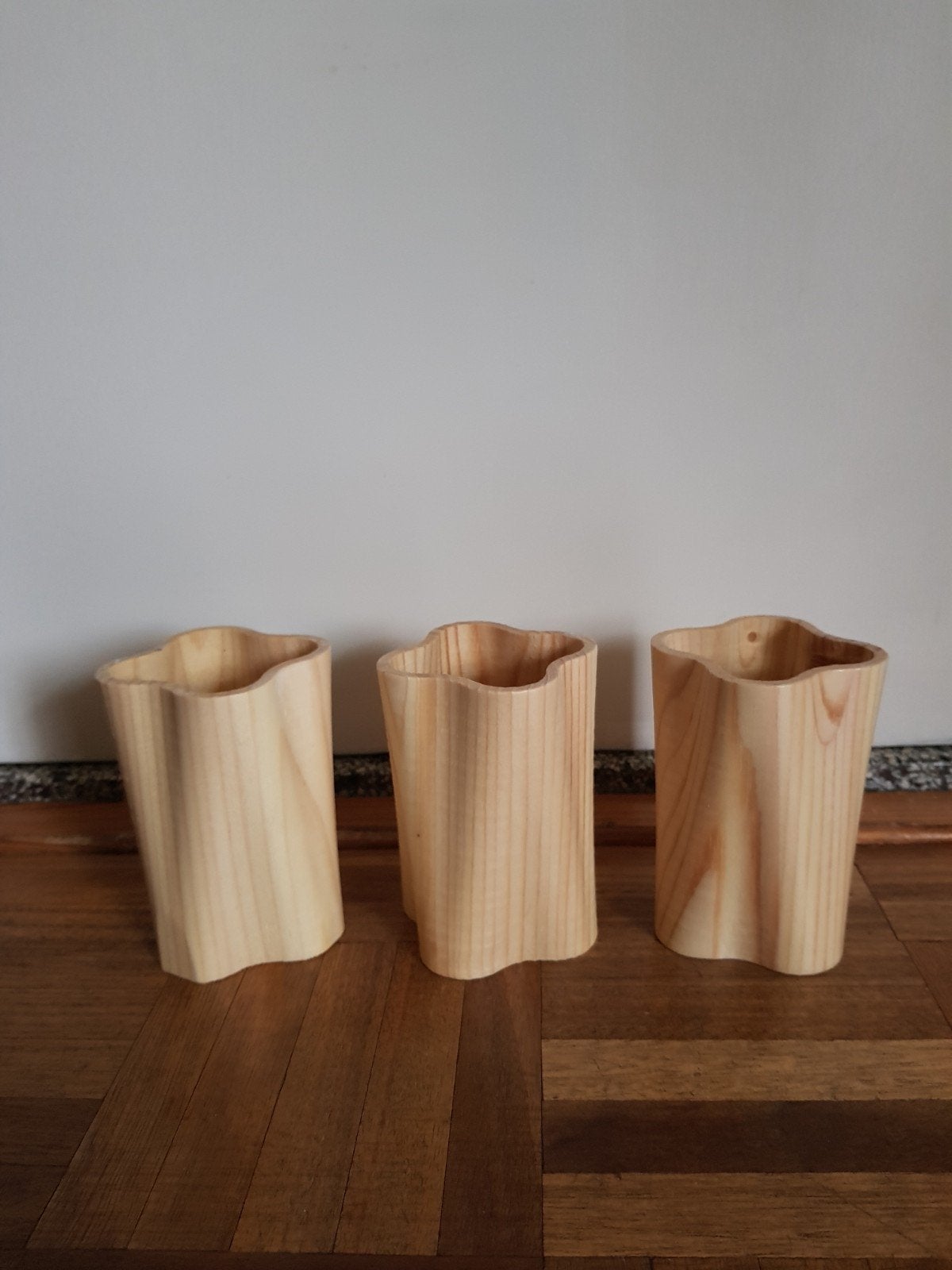 Drie houten gelakte bakjes bekers, Ophalen of Verzenden, Gebruikt