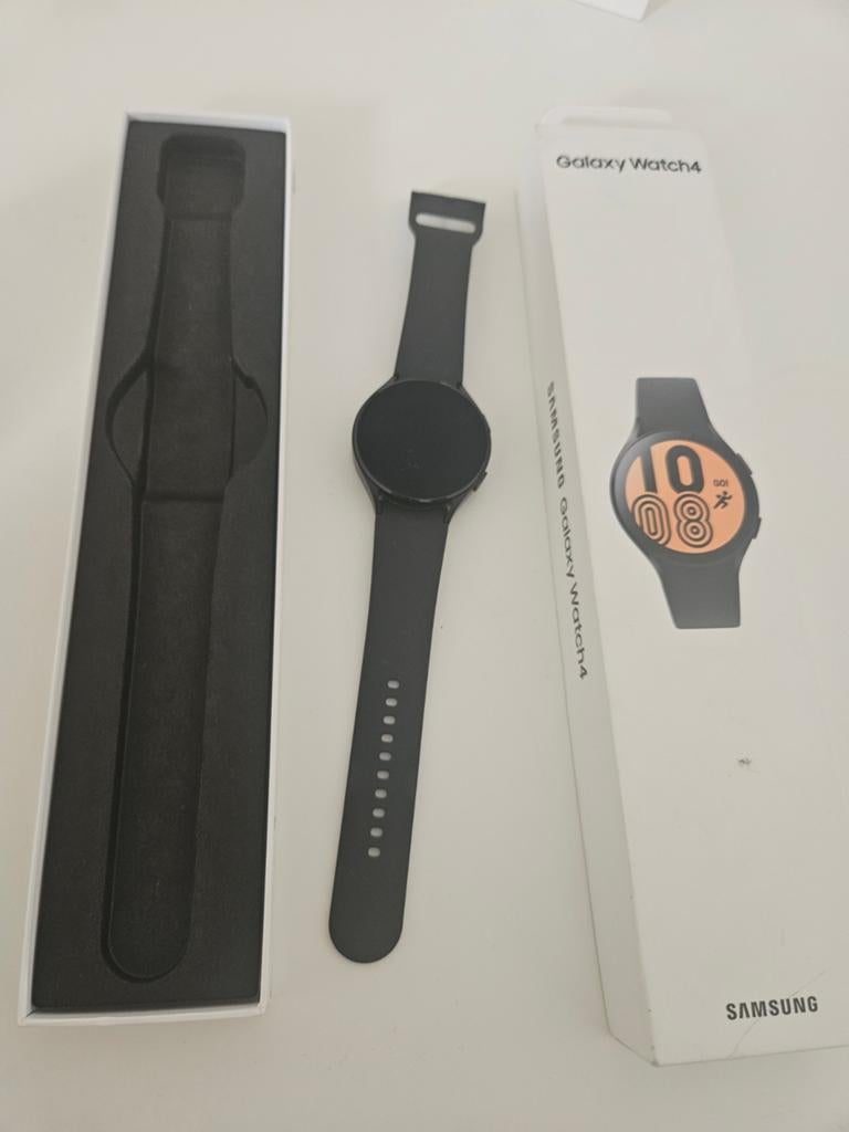 Samsung Galaxy Watch4 Zwart - Zo goed als nieuw, Zwart, Ophalen of Verzenden, Zo goed als nieuw, GPS